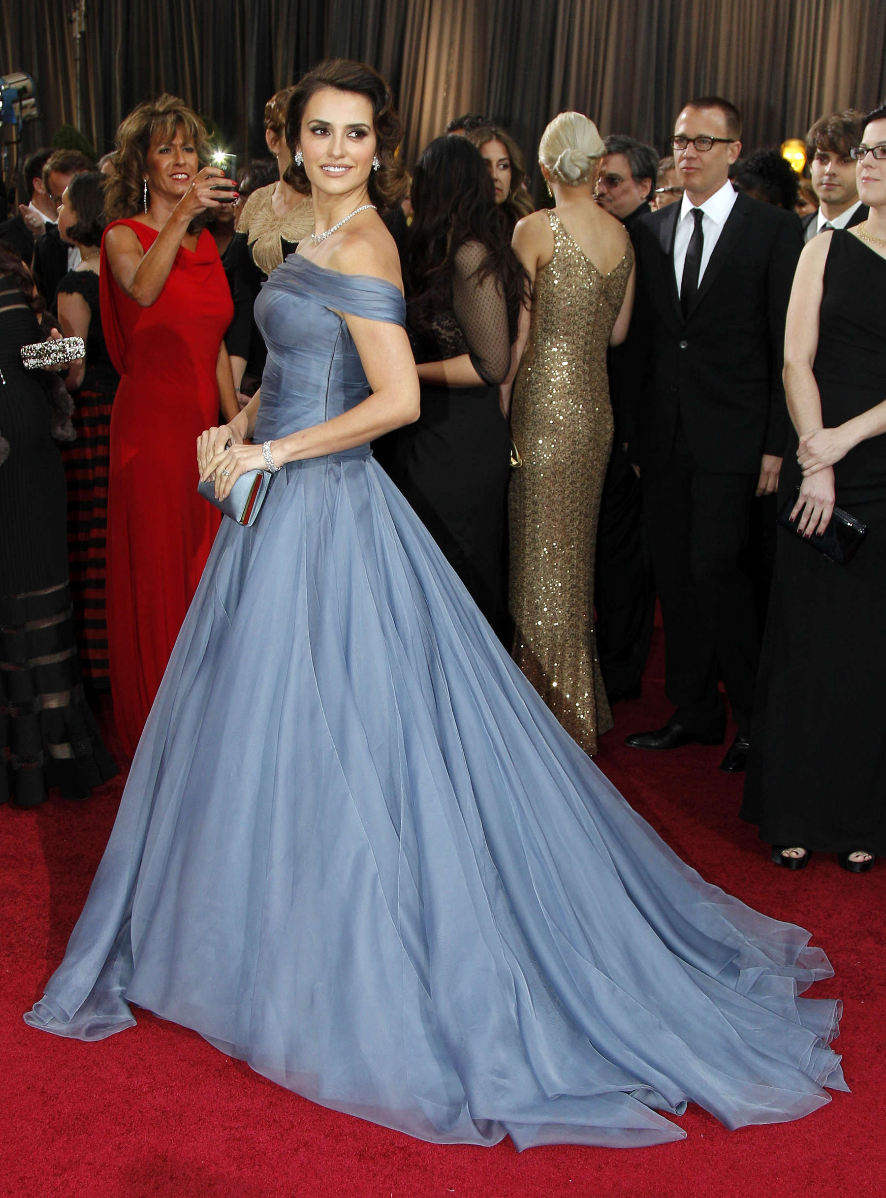 Penelope Cruz Hot At 84th Oscars In Hollywood 02 Gotceleb